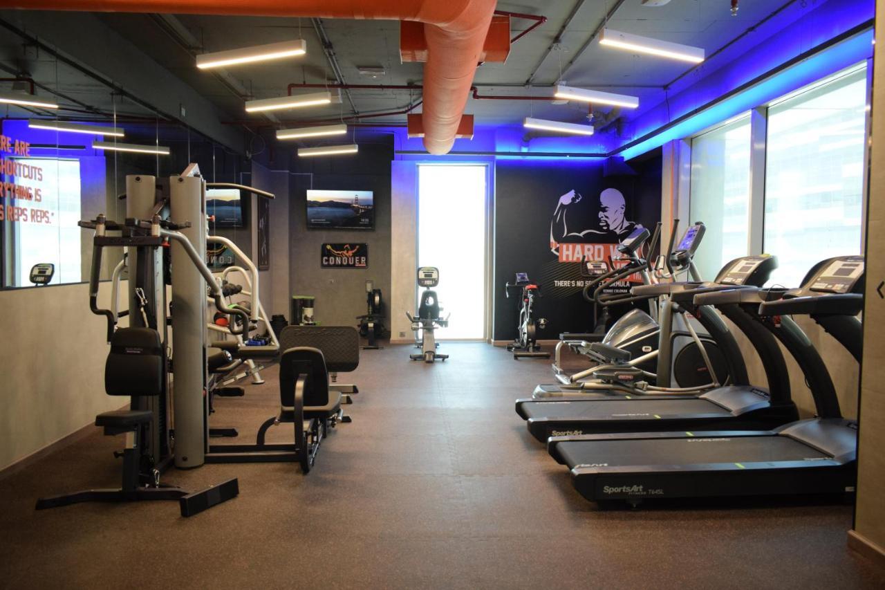 Saraya Corniche Hotel Doha Exterior foto The gym at the hotel